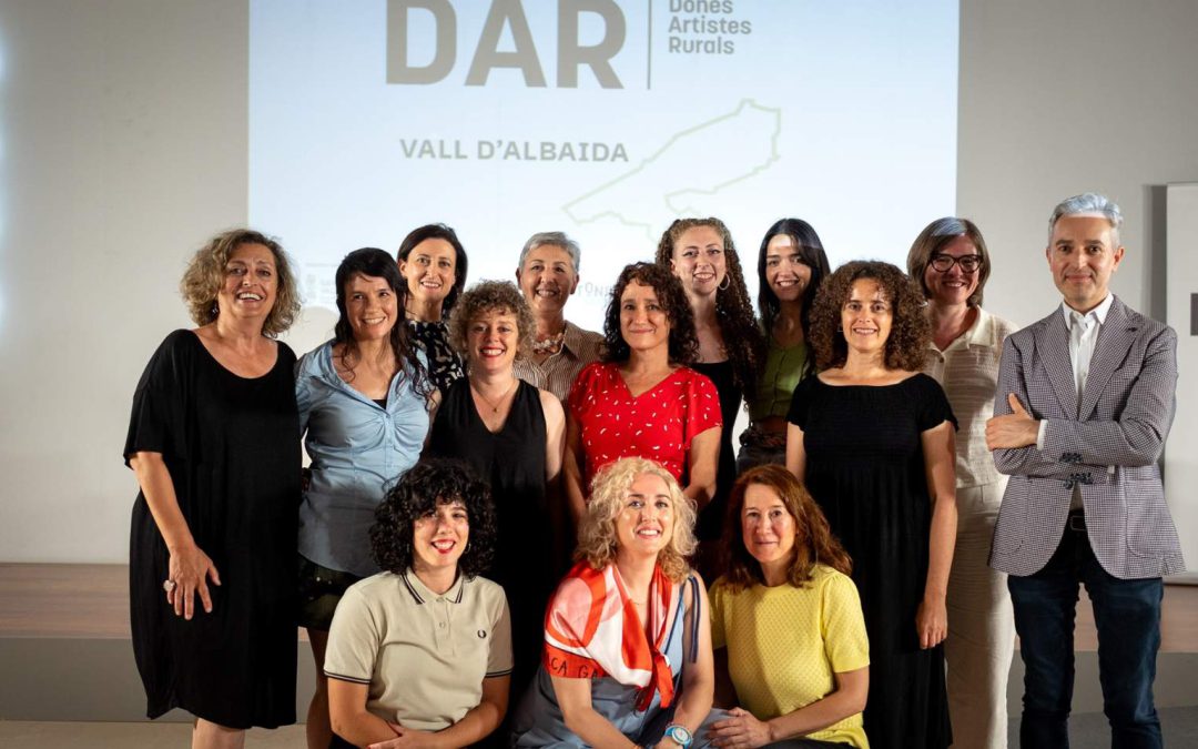 Projecte DONAR: Formació de dones artistes visuals, difusió de la seua obra i creació de xarxes col·laboratives